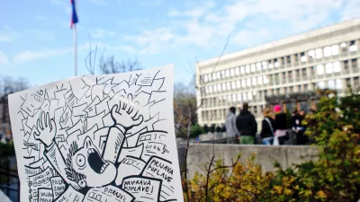 - ilustrativna fotografijavarcevanje, kriza, rezi, birokracija, neoliberalizem, državni zbor, - Sindikalne demonstracije DOVOLJ! 2012 za solidarno Slovenijo proti vladnim ukrepom za reĹˇevanje krize,//FOTO: Tomaž Zajel&scaron;nik