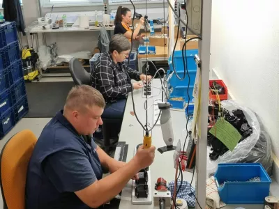 K zaposlovanju invalidov pri nas ključno prispevajo invalidska podjetja in kvotni sistem, ki delodajalce zavezuje k zaposlovanju invalidov, sicer morajo plačati finančni prispevek. Fotografija je simbolična. Foto: Ambit