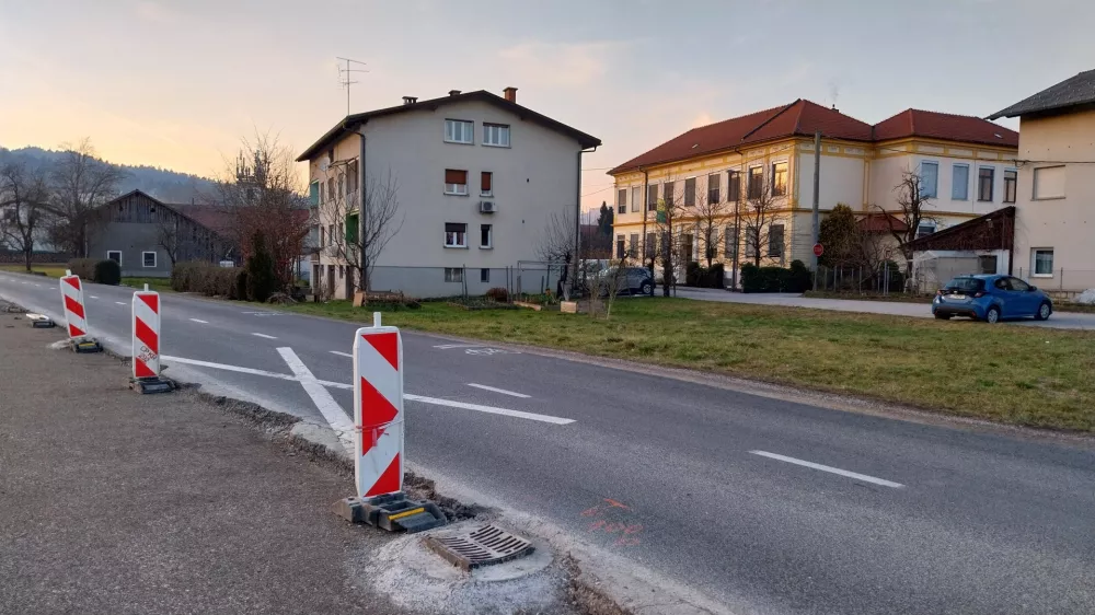 Horjulska cesta, Občina Dobrova Polhov Gradec obnova cesti&scaron;ča