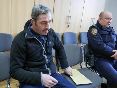 Brežičan Roman Stunković, znan tudi pod vzdevkom ropar z vrtnico, je pred dnevi na sodi&scaron;ču priznal krivdo za rop podjetja v Zagrebu, od koder je odnesel za 200 tisoč evrov plena. Foto: Pixsell