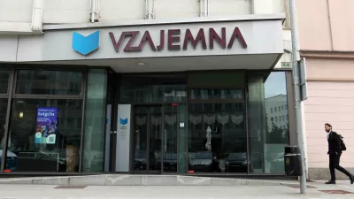 - Simbolična fotografija - Zavarovalnica Vzajemna Poslovalnica Ljubljana, Vo&scaron;njakova ulica 2 v Ljubljani - stavba - uprava- 18.05.2023 &ndash; Vzajemna, zdravstvena zavarovalnica &ndash; uprava predstavila stali&scaron;če in nadaljnje korake v zvezi z uredbo o določitvi najvi&scaron;je cene premije dopolnilnega zdravstvenega zavarovanja in novelo zakona o zdravstvenem varstvu in zdravstvenem zavarovanju//FOTO: Tomaž Skale