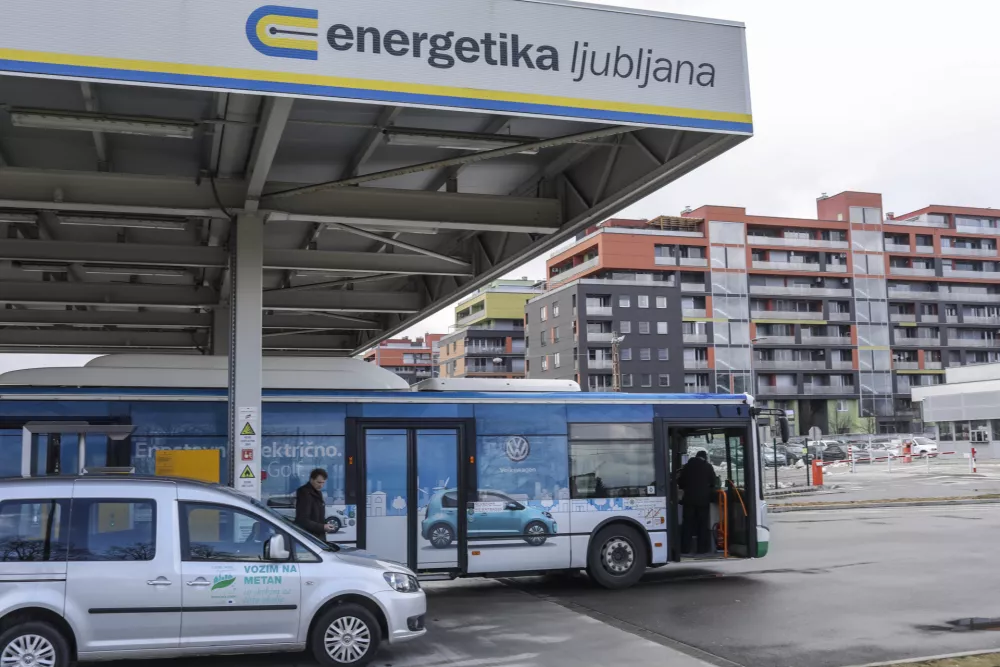 naselje Celov&scaron;ki dvori - Energetika Ljubljana- 12.03.2018 &ndash; LPP -Ljubljanski potni&scaron;ki center &ndash; garaža &ndash; mestni avtobusi zaradi hrupa motijo okoli&scaron;ko prebivalstvo //FOTO: Jaka Gasar