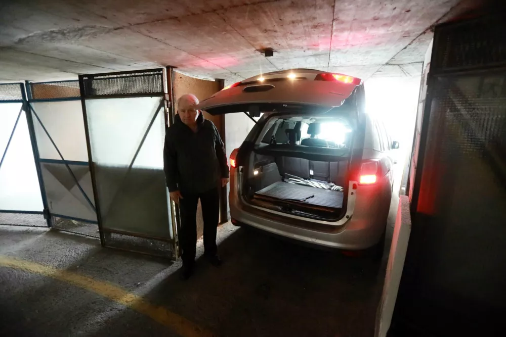 24.02.2025 - Severjeve garaže, garažna hi&scaron;aFoto: Tomaž Skale