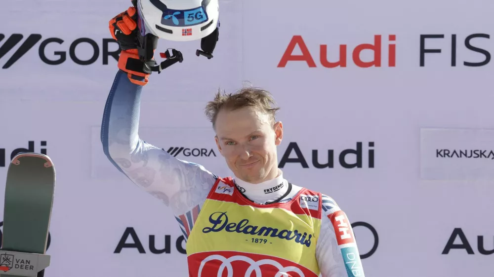 Alpine Skiing - FIS Alpine Ski World Cup - Men's Slalom - Kranjska Gora, Slovenia - March 2, 2025 Norway's Henrik Kristoffersen celebrates on the podium after winning the Men's Slalom REUTERS/Borut Zivulovic