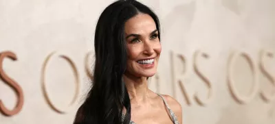 Demi Moore je blestela v Armanijevi toaleti. Foto: Reuters
