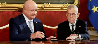 Austria's President Alexander Van der Bellen and head of People's Party (OeVP) and the new Chancellor Christian Stocker attend the swearing-in ceremony of a new government at Hofburg Palace in Vienna, Austria, March 3, 2025. REUTERS/Leonhard Foeger