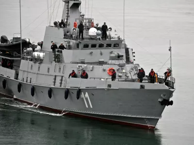 večnamenska slovenska voja&scaron;ka ladja Triglav 11 v koprskem pristani&scaron;ču, mornarica SV- Koper - večnamenska ladja Triglav, ki so jo v ruski ladjedelnici Almaz naredili kot poplačilo klirin&scaron;kega dolga do Slovenije, Slovenska vojska (SV) - ///FOTO: Luka Cjuha