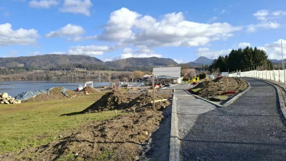 Velenjsko plažo že nekaj mesecev prenavljajo, dela naj bi končali konec maja. Foto: arhiv MOV