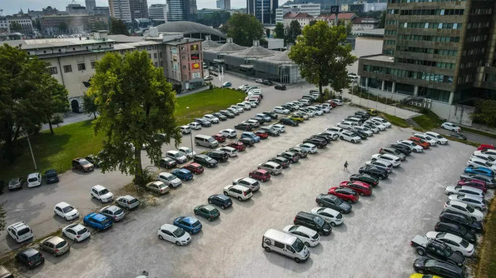 V času sejma Dom bo ura parkiranja na parkiri&scaron;ču Linhartova in Gospodarsko razstavi&scaron;če za 20 centov dražje. Foto: Jp LPT