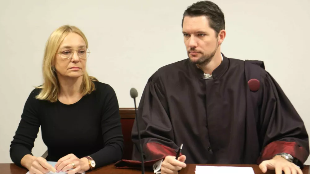 11.11.2024 - sodi&scaron;če, obtožena Alja Brglez, odvetnik Ale&scaron; ŽiherFoto: Tomaž Skale