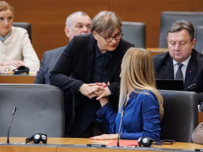 Ljubljana, DZ.Nadaljevanje seje DZ, na kateri so med drugim glasovali o predlogu za razresitev podpredsednice DZ Natase Sukic, ki ga je podala SDS.Poslanka Levice Natasa Sukic.