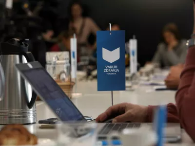 -- Simbolična fotografija - varuh zdravja 18.05.2023 &ndash; Vzajemna, zdravstvena zavarovalnica &ndash; uprava predstavila stali&scaron;če in nadaljnje korake v zvezi z uredbo o določitvi najvi&scaron;je cene premije dopolnilnega zdravstvenega zavarovanja in novelo zakona o zdravstvenem varstvu in zdravstvenem zavarovanju//FOTO: Tomaž Skale