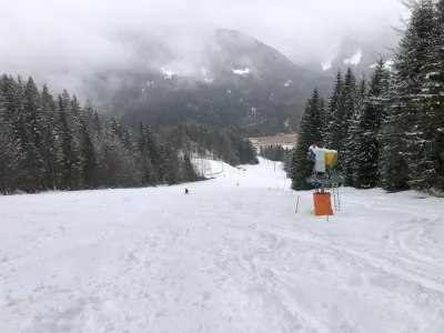 V Žičnicah Kranjska Gora so v preteklem obdobju veliko vlagali v sistem zasneževanja.