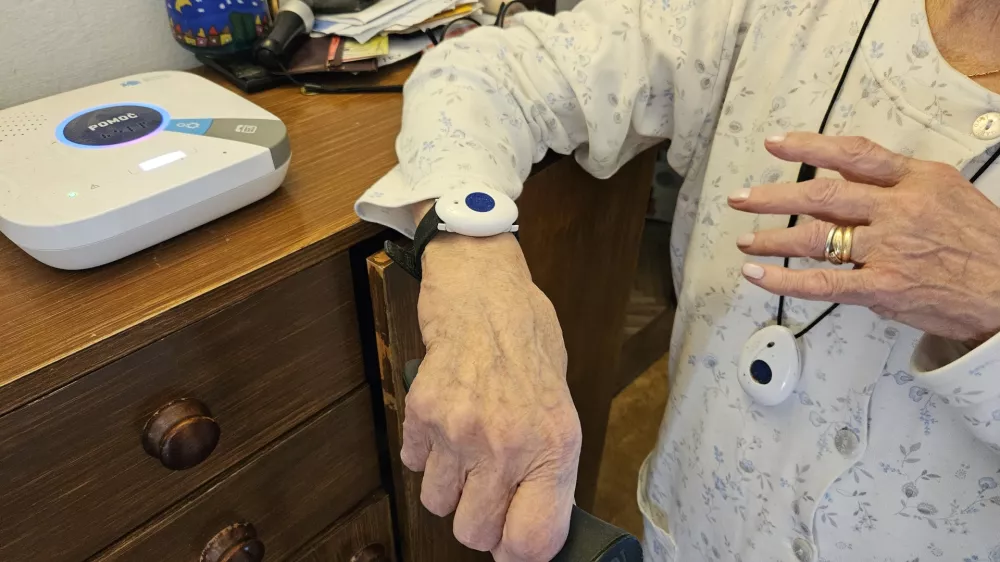 e-oskrba, Telekom, starej&scaron;i, pomoč, dolgotrajna oskrba