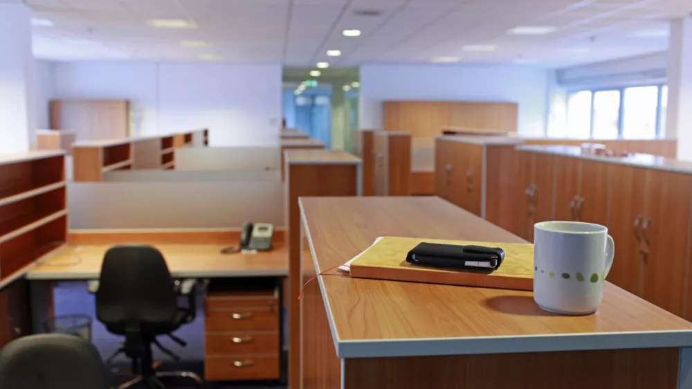 prostori DUBT - pisarna- 16.12.2013 - Družba za upravljanje terjatev bank (DUTB) oziroma t.i. slaba banka,  direktorja predstavila potek aktivnosti v naslednjih tednih in mesecih; upravni odbor - uprava - vodstvo//FOTO: Luka Cjuha