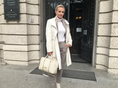 Katji Pančur (na sliki) je obtoženi januarja poslal sporočilo, ki naj bi bilo vo&scaron;čilo za novo leto. Vsebinsko pa je pomenilo jasen pritisk nanjo v zvezi z njenim morebitnim pričanjem, je včeraj opozorila poobla&scaron;čenka Tea Mlinar Kovačič. 