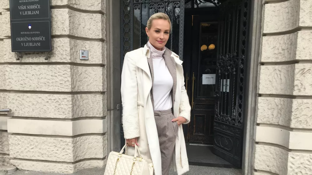 Katji Pančur (na sliki) je obtoženi januarja poslal sporočilo, ki naj bi bilo vo&scaron;čilo za novo leto. Vsebinsko pa je pomenilo jasen pritisk nanjo v zvezi z njenim morebitnim pričanjem, je včeraj opozorila poobla&scaron;čenka Tea Mlinar Kovačič. 