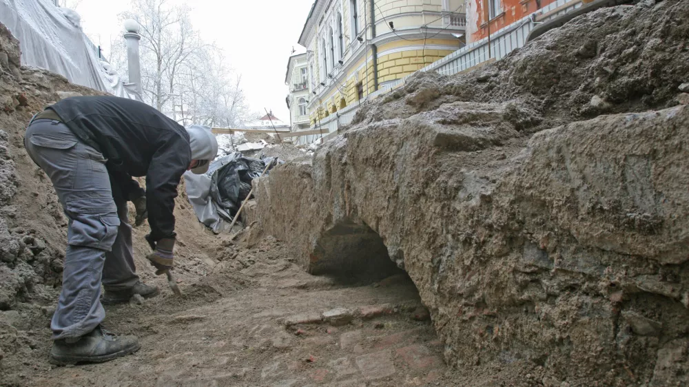 - Arheolo&scaron;ka izkopavanja - Kongresni trg - gradnja garaže pod plo&scaron;čadjo Kongresnega trga - //FOTO: Luka Cjuha