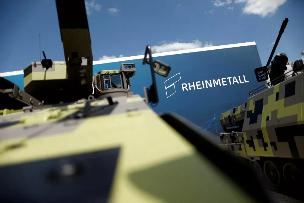 FILE PHOTO: The logo of Rheinmetall is displayed at the Eurosatory international defense and security trade fair in Villepinte, near Paris, France June 13, 2022. REUTERS/Benoit Tessier/File Photo