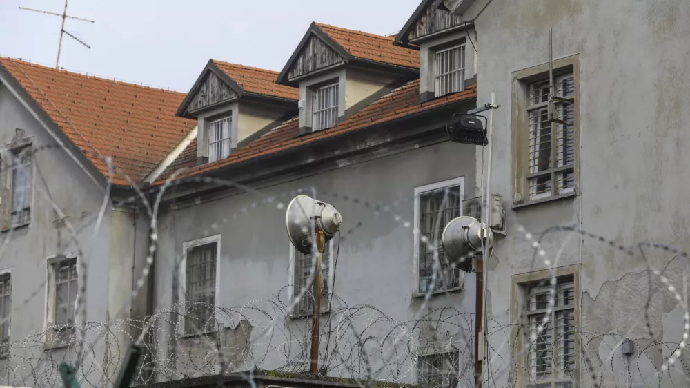 13.2.2025 protestni shod pravosodnih policistov in drugih strokovnih delavcev zavodov za prestajanje kazni zapora (ZPKZ) zapor Pov&scaron;etovaFoto: Luka Cjuha