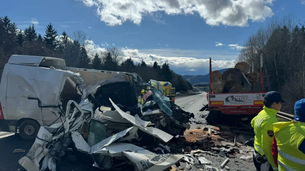 Prometna nesreča na &scaron;tajerski avtocesti