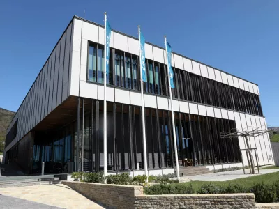 Zakonodajno-pravna služba DZ meni, da država v Gen-I (na fotografiji) nima neposrednega večinskega deleža, zato naj ne bi bil podan pogoj za njegovo vključitev v javni sektor po 4. členu zakona o integriteti in preprečevanju korupcije. Foto: Tomaž Skale&nbsp;