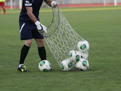  - simbolična fotografija - - nogomet - nogometna žoga - žoge - nogometa&scaron; - nogometni igralec - &scaron;portnik //FOTO: Tomaž Skale