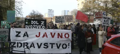 - 07.04.2023 - Protestni shod iniciative Glas ljudstva na Svetovni dan zdravja - Pohod za javno zdravstvo z Javno tribuno –zahtevali interventni zakon, v katerem predlagajo rešitve za krepitev javnega zdravstva - paket dveh zakonskih sprememb, ukinitev dopolnilnega zdravstvenega zavarovanja in predlog za pravičnejši davek - protest //FOTO: Luka Cjuha