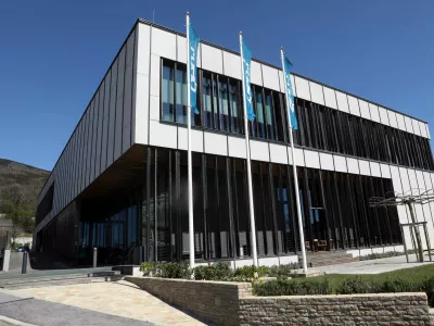 - 11.04.2022 &ndash; Podjetje Gen-i, trgovanje in prodaja električne energije, d.o.o.., Ulica Vinka Vodopivca 45 A, Kromberk v Mestni občini Nova Gorica. //FOTO: Tomaž Skale