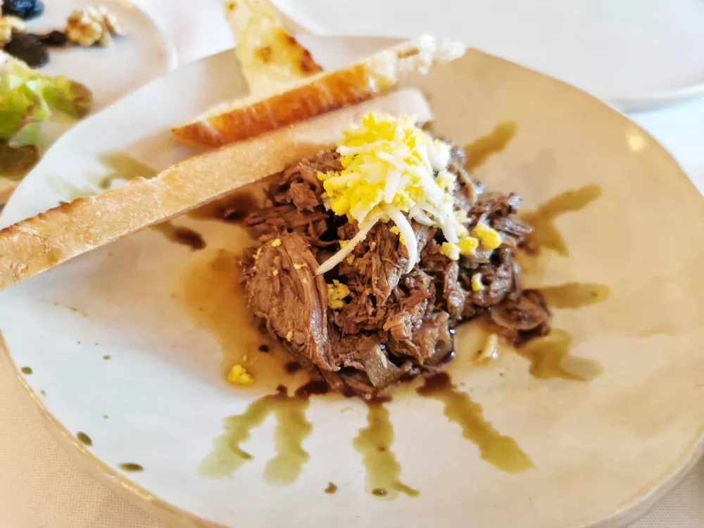 Oljova govedina, Gostilna Mencinger