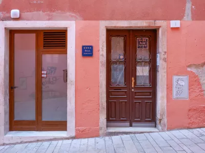 30.08.2024., Pula - Stanovi i kuce za iznajmljivanje turistima. Photo: Srecko Niketic/PIXSELL