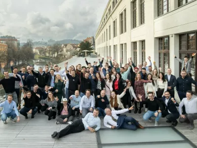 &Scaron;pica international zlata nit