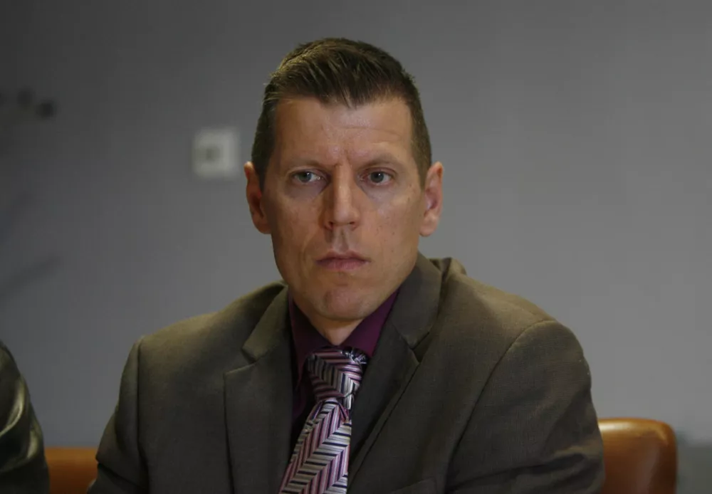 Damjan Volf, KNSS Neodvisnost- 14.10.2014 - podpis nove kolektivne pogodbe za dejavnost kovinskih materialov in livarn Slovenije, ki so jo podpisali predstavniki delodajalcev Združenja kovinskih materialov pri GZS in sekcije za kovine pri Združenju delodajalcev Slovenije ter predstavniki delavcev Sindikata kovinske in elektroindustrije Slovenije, KNSS Neodvisnost in Konfederacije sindikatov 90  //FOTO: Bojan Velikonja