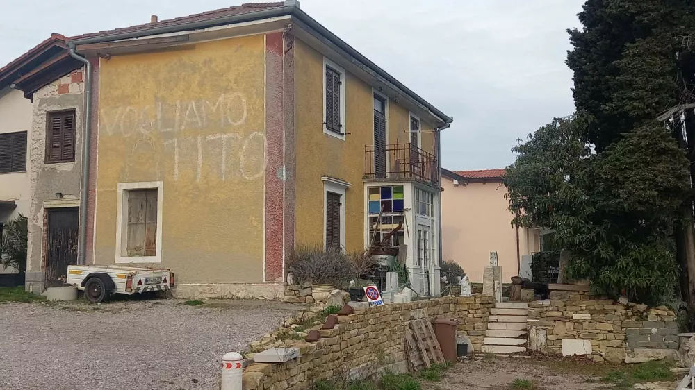 Portorož, Belokri&scaron;ka cesta, Vogliamo Tito, parola / Foto: Katja Gle&scaron;čič 