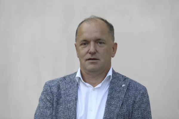 direktor podjetja &Scaron;kerjanc Mitja &Scaron;kerjanc- 21.09.2023 - 23. Slovenska GAZELA 2023 &ndash; regijski izbor najbolj&scaron;ih najhitreje rastočih podjetij v organizaciji časnika Dnevnik &ndash; razglasitev Primorsko-notranjske gazele 2023 v Pivki //FOTO: Luka Cjuha