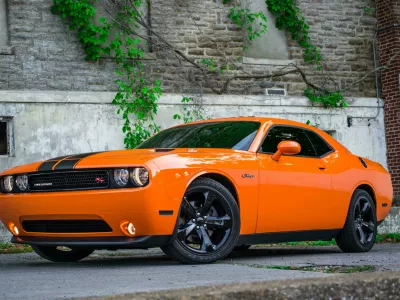 F05EH7 2014 dodge challenger RT hemi orange
