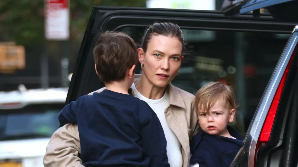 Karlie Kloss bo &scaron;e v tretja mama. / Foto: Profimedia