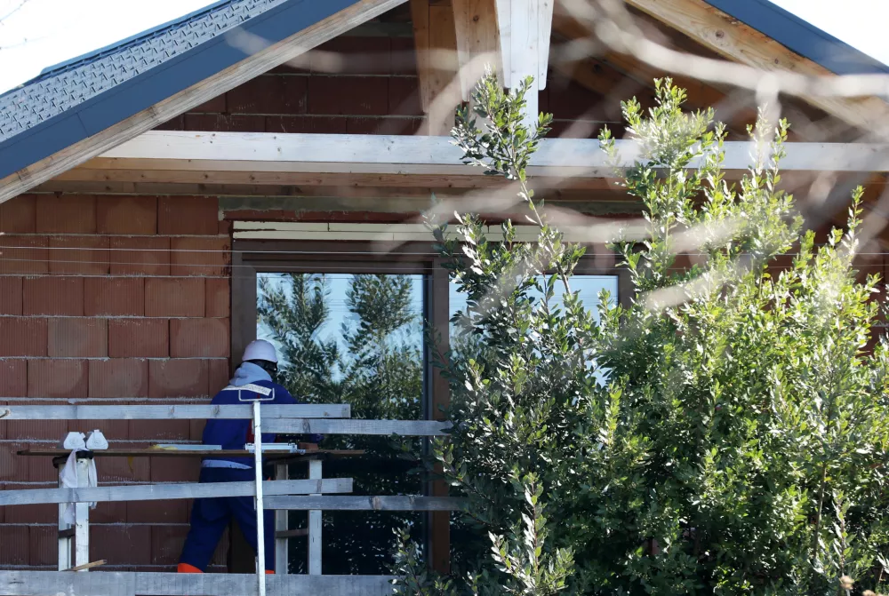 19.03.2025., Umag - Rusenje bespravno sagradjenih objekata na podrucju Umaga. Photo: Sasa Miljevic/PIXSELL