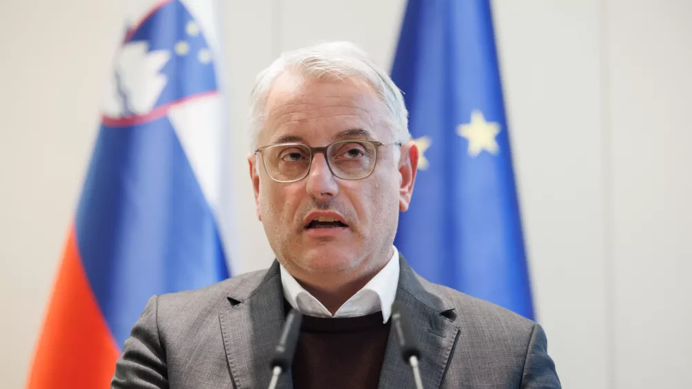 Brdo pri Kranju, Kongresni center Brdo.Koalicijski vrh.Ministrstvo za gospodarstvo, turizem in sport Matjaz Han po danasnjem srecanju strank vladne koalicije.