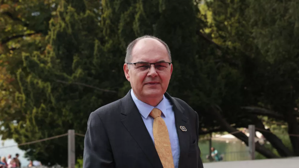 Bled...Blejski strate&scaron;ki forum...Prihodi gostov na 19. BSF...Ministrica za zunanje in evropske zadeve Tanja Fajon in Christian Schmidt, visoki predstavnik za Bih