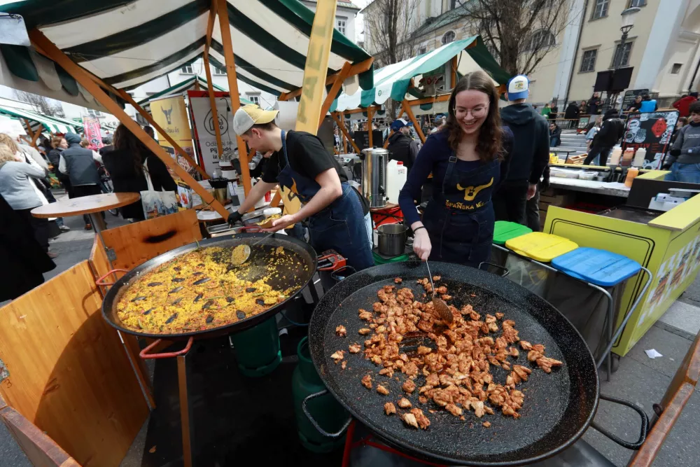 21.03.2025- Odprtje nove sezone kulinarične tržnice Odprta kuhna na Pogačarjevem trguFoto: Tomaž Skale