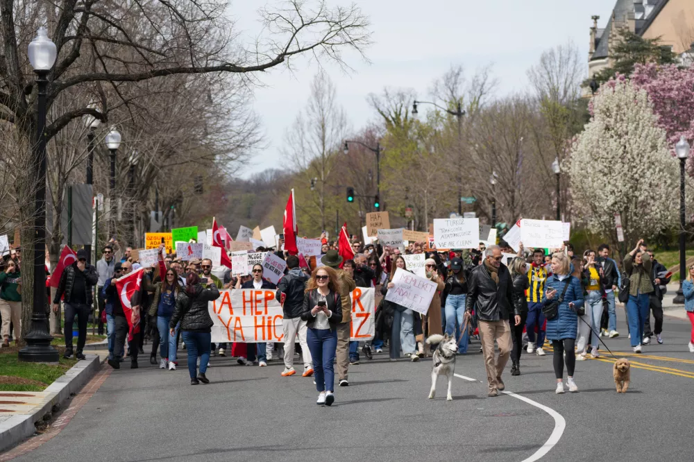 23 March 2025, US, Washington: Protesters march from the Turkish Embassy to the Turkish Ambassador's residence in Washington, demanding the release of Istanbul Mayor Ekrem Imamoglu, a key rival to Turkish President Recep Tayyip Erdogan. Photo: Andrew Leyden/ZUMA Press Wire/dpa