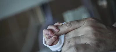 - 2.12.2013 - Pediatrična klinika UKC v Ljubljani - Klinični oddelek za neonatologijo ob 60-letnici delovanja, kjer sprejemajo novorojenčke iz vseh slovenskih porodnišnic, usmerjeni pa so v specialno diagnostiko bolnih novorojenčkov in nedonošenčkov.      //FOTO: Luka Cjuha