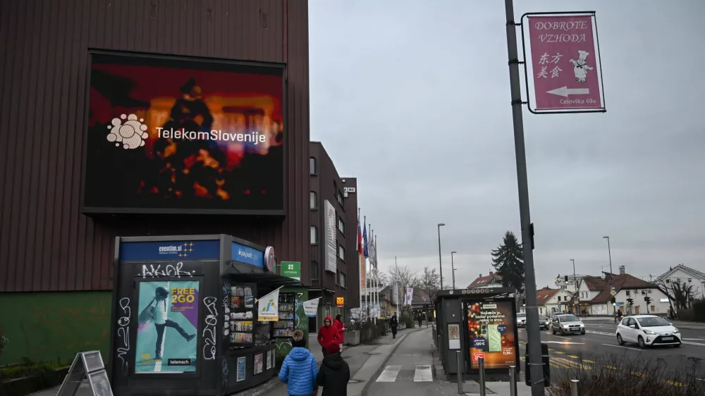  - 20.12.2022 - Ogla&scaron;evalski plakati v Ljubljani. //FOTO: Nik Erik Neubauer