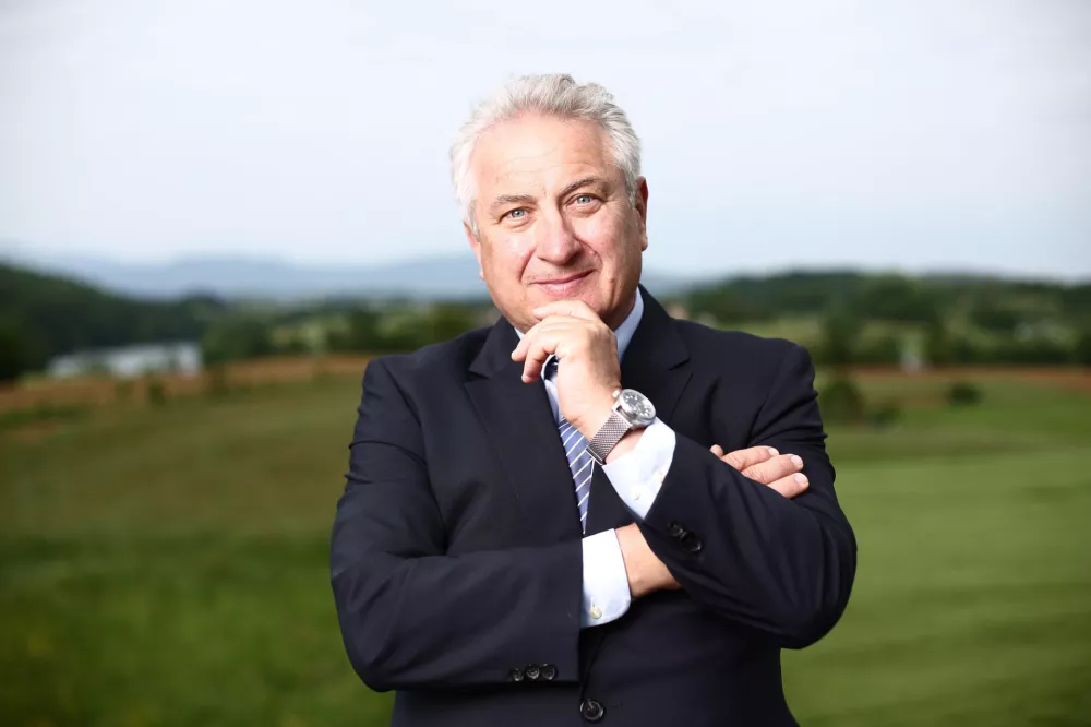 Tokratni gost prim. mag. Andrej &Scaron;ikovec, dr. med., specialist splo&scaron;ne in žilne kirurgije, ustanovitelj in direktor Kirur&scaron;kega centra Avelana (Foto: Jernej Lasič)