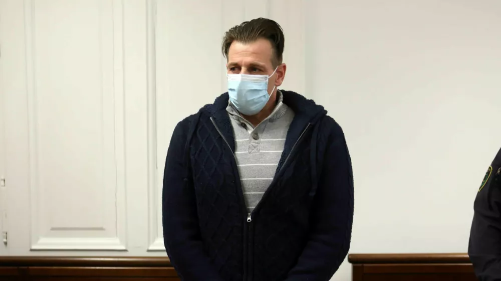 Jani Potokar - 07.03.2022  sojenje Stanetu Kopaču in Janiju Potokarju zaradi utaje troarin v letih 2004 in 2005, - prek podjetja Potokar&Co. sta bila uradna uvoznika nafte, pri tem pa naj bi utajevala troarinske dajatve in okodovala dravo za 2,5 milijona evrov. //FOTO: Toma Skale