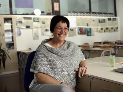 - 08.06.2021 - Marta Zabret, profesorica matematike, ki poučuje na Gimnaziji in srednji &scaron;oli Rudolfa Maistra v Kamniku //FOTO: Tomaž SkaleOPOMBA: DNEVNIKOV OBJEKTIV - INTERVJU 2021