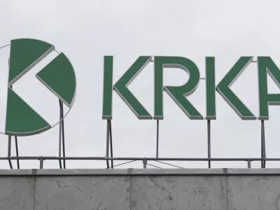 - KRKA, farmacevtska družba, Novo Mesto, uprava predstavila dosežke v letu 2011 in načrte za leto 2012   stavba - podjetje - tovarna//FOTO: Tomaž Zajel&scaron;nik