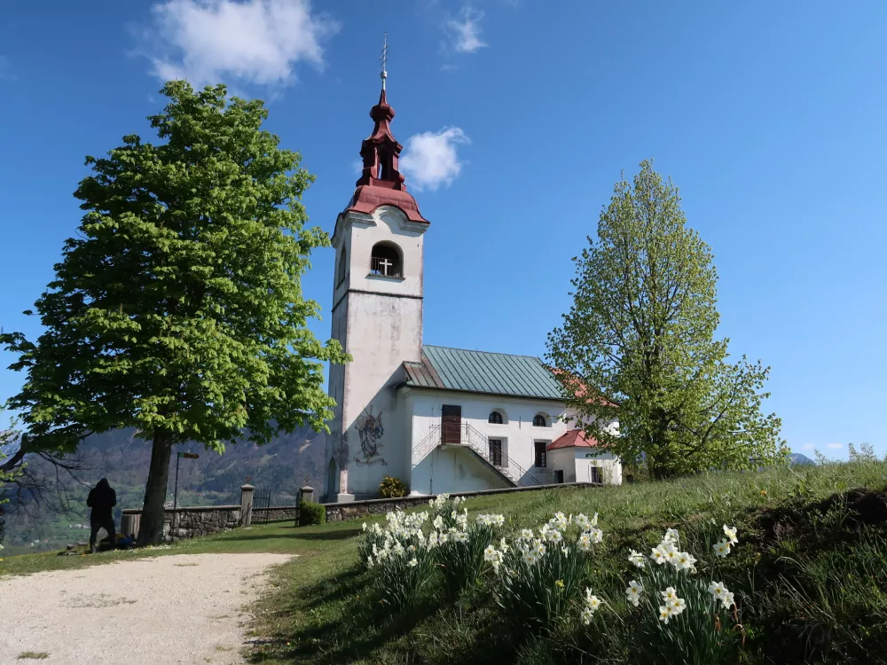 Pod &Scaron;ebreljami so pred 30 leti na&scaron;li neandertalčevo pi&scaron;čal, ki je trenutno svetla točka cerkljanskega turizma.&nbsp;/ Foto: Nata&scaron;a Bucik Ozebek