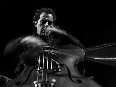 Italijanski kontrabasist in profesor kontrabasa na konservatoriju Santa Cecilia v Rimu Daniele Roccato. Foto: Ariele Monti